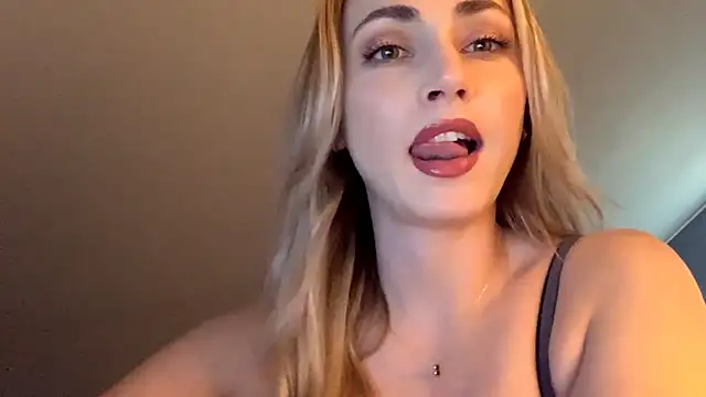 ScarlettSensitive online show from 15, 4, 2026