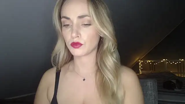 Snapshot of ScarlettSensitive chatting on 2, 6, 2026 ScarlettSensitive online show from 2, 6, 2026