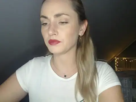 Snapshot of ScarlettSensitive chatting on 8, 6, 2026 ScarlettSensitive online show from 8, 6, 2026