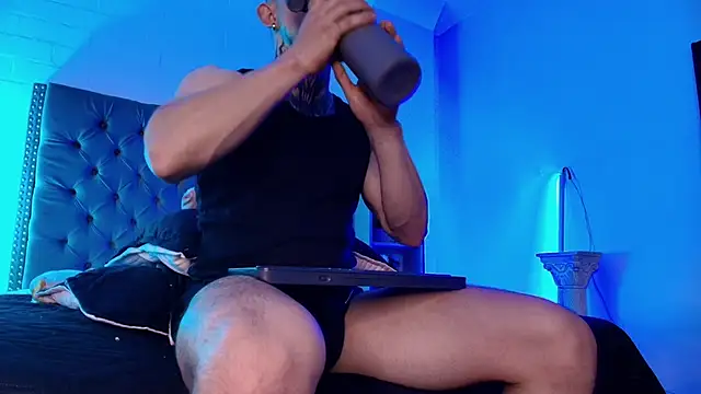 Dallas Whitee online show from 2, 5, 2026