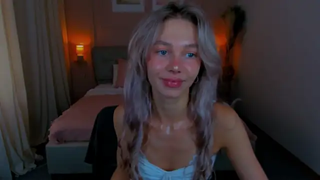 Snapshot of LuluAlis chatting on 8, 7, 2026 LuluAlis online show from 8, 7, 2026