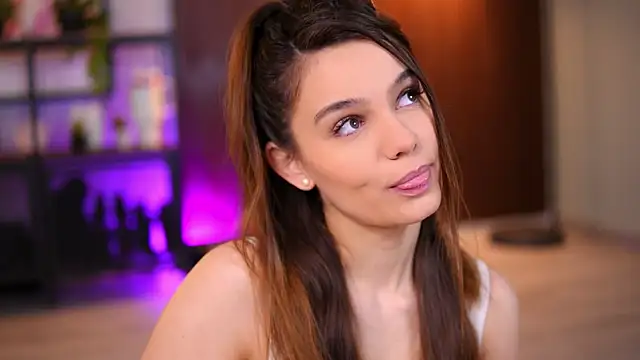 Lena Laurent online show from 28, 3, 2026