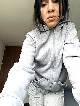 Camillemonroe  online show from 17, 4, 2026