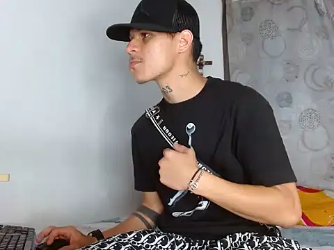 Snapshot of ethanchamo chatting on 16, 3, 2026 ethanchamo online show from 16, 3, 2026