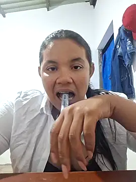 monicarokaforte online show from 9, 4, 2026