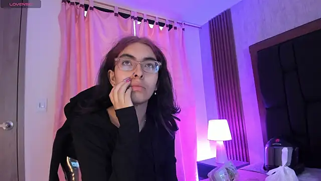 Molly A online show from 14, 6, 2026