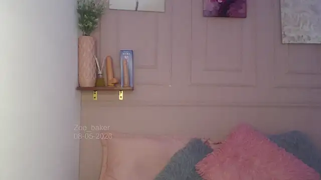 Snapshot of zoe__baker chatting on 8, 5, 2026 zoe baker online show from 8, 5, 2026