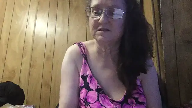Snapshot of milfmichelle69 chatting on 20, 5, 2026 milfmichelle69 online show from 20, 5, 2026