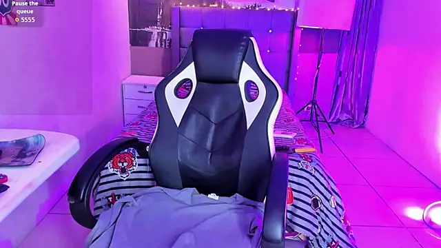 liam scoot  online show from 1, 4, 2026