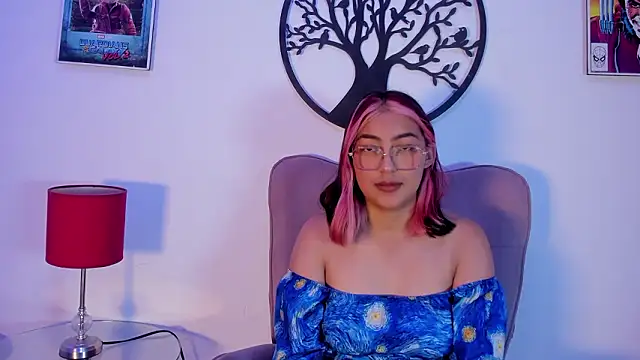 PinkyyPieee  online show from 10, 3, 2026