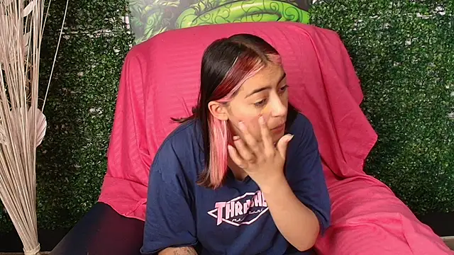 PinkyyPieee  online show from 28, 3, 2026