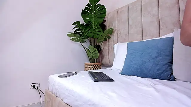 AgathaSavage online show from 25, 4, 2026