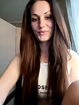 LunaCrystall online show from 10, 5, 2026