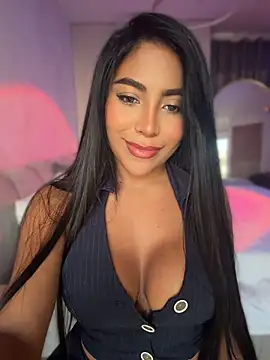 Snapshot of SaraValentina11 chatting on 26, 5, 2026 SaraValentina11 online show from 26, 5, 2026