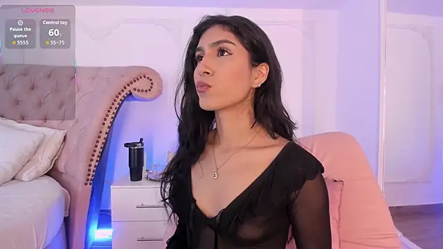 LucianaBlanco  online show from 14, 6, 2026