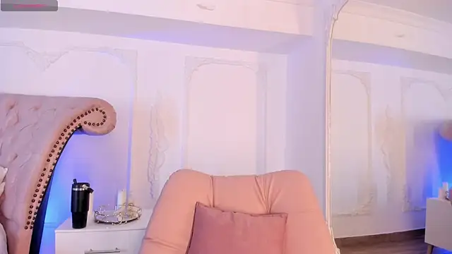 LucianaBlanco  online show from 18, 6, 2026