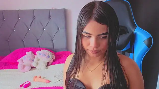 Roxan Luxe online show from 5, 4, 2026