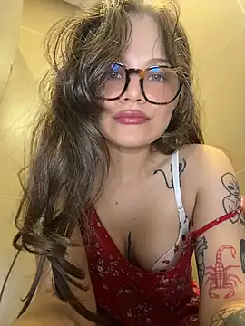 Snapshot of Tallulah_Kinky chatting on 8, 7, 2026 Tallulah Kinky online show from 8, 7, 2026