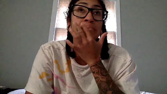 Snapshot of LatinaLoka chatting on 21, 3, 2026 LatinaLoka online show from 21, 3, 2026