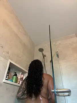 Snapshot of LatinaLoka chatting on 1, 4, 2026 LatinaLoka online show from 1, 4, 2026