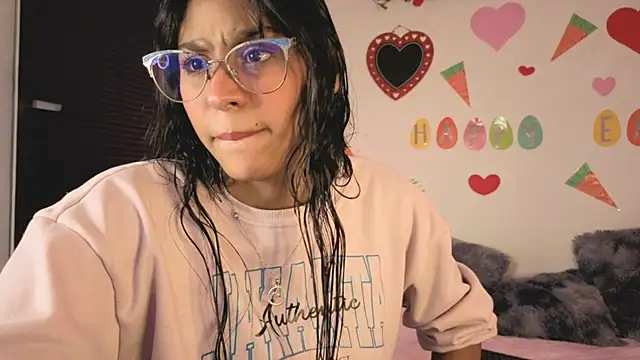 PaulaCutexs online show from 6, 4, 2026