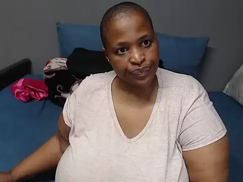 Bustydiva83 online show from 19, 6, 2026