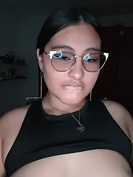 Snapshot of LaylaZurek_ chatting on 24, 6, 2026 LaylaZurek online show from 24, 6, 2026