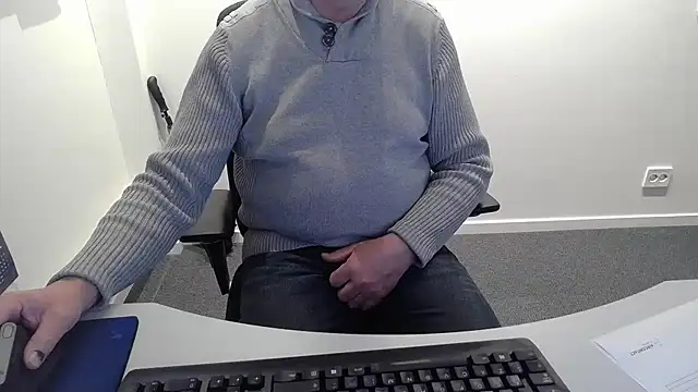 Snapshot of Buggemann chatting on 4, 5, 2026 Buggemann online show from 4, 5, 2026