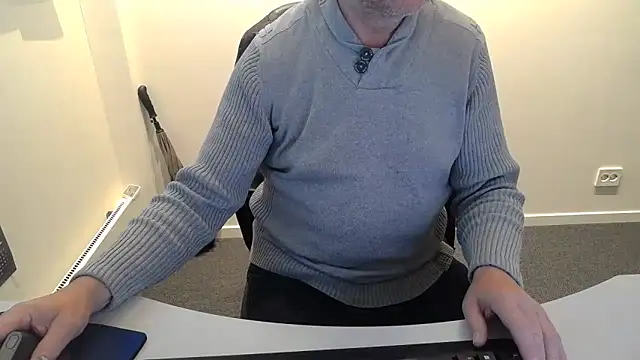 Snapshot of Buggemann chatting on 9, 6, 2026 Buggemann online show from 9, 6, 2026