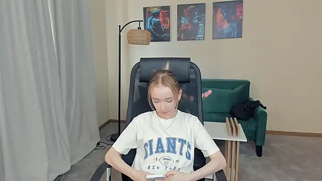 TiffanyJi online show from 12, 3, 2026