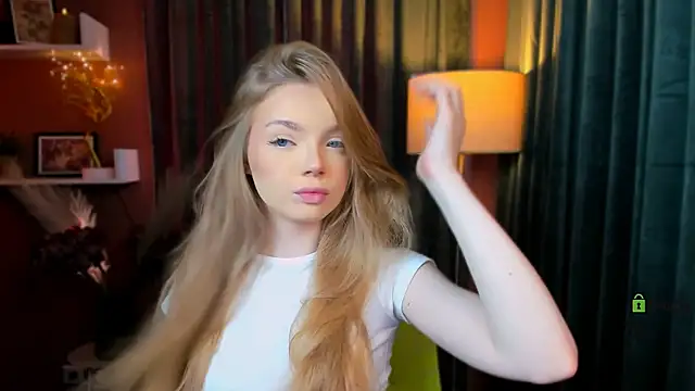 Snapshot of maddy_moah chatting on 4, 5, 2026 maddy moah online show from 4, 5, 2026