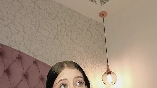 saraa joness  online show from 14, 3, 2026