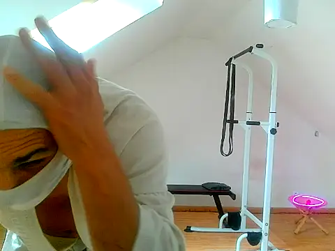 Snapshot of NinjaLaser chatting on 13, 5, 2026 NinjaLaser online show from 13, 5, 2026