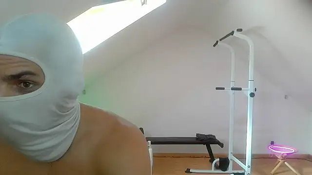 Snapshot of NinjaLaser chatting on 5, 7, 2026 NinjaLaser online show from 5, 7, 2026