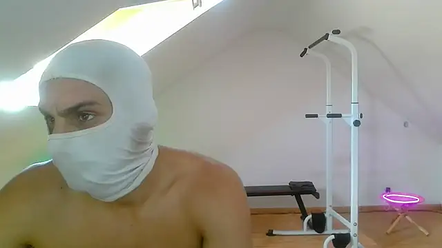 Snapshot of NinjaLaser chatting on 8, 7, 2026 NinjaLaser online show from 8, 7, 2026