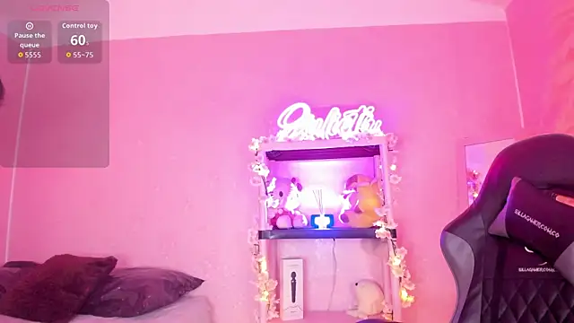 Julieth Caandy online show from 4, 4, 2026