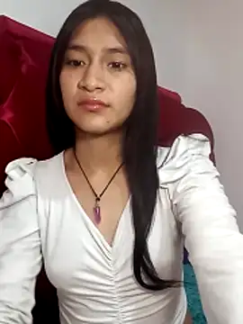 KarolaMendez online show from 5, 4, 2026