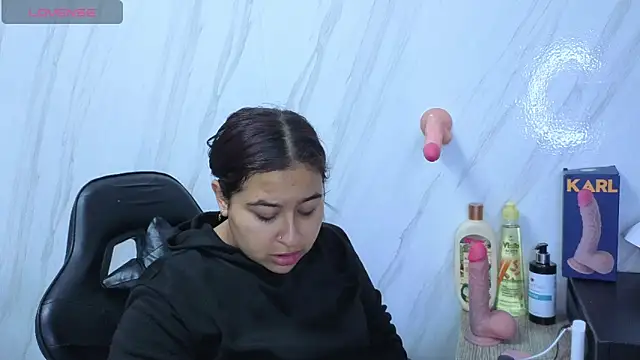 Lunafemme tf online show from 24, 4, 2026