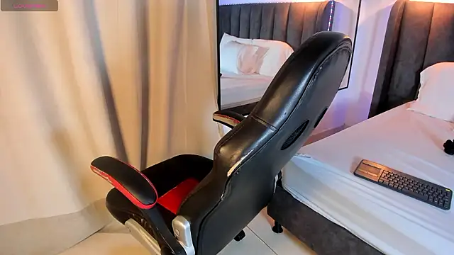 selena  smith1 online show from 21, 3, 2026