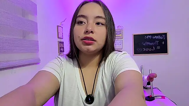 Snapshot of cherry_valeria chatting on 17, 5, 2026 cherry valeria online show from 17, 5, 2026