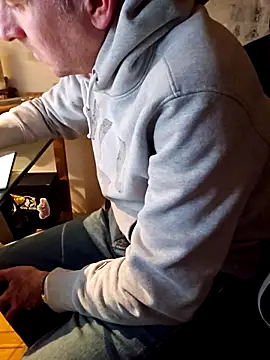 dufatcock online show from 2, 4, 2026