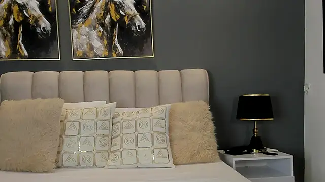 VaniaRouse online show from 2, 4, 2026