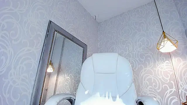 Snapshot of MiaCamille_ chatting on 28, 7, 2026 MiaCamille online show from 28, 7, 2026