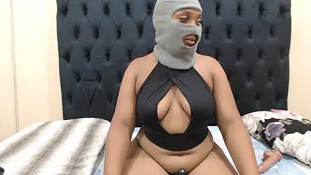 Curvy Takatso online show from 25, 3, 2026