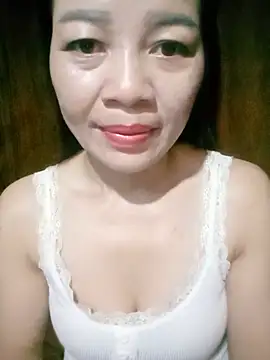 Snapshot of Yiyi102300 chatting on 21, 5, 2026 Yiyi102300 online show from 21, 5, 2026