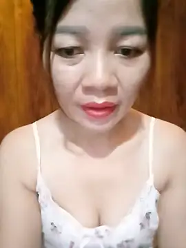 Snapshot of Yiyi102300 chatting on 1, 6, 2026 Yiyi102300 online show from 1, 6, 2026