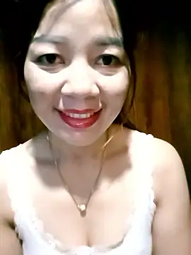 Snapshot of Yiyi102300 chatting on 11, 6, 2026 Yiyi102300 online show from 11, 6, 2026