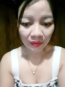 Snapshot of Yiyi102300 chatting on 14, 6, 2026 Yiyi102300 online show from 14, 6, 2026