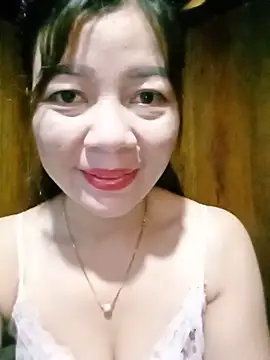 Snapshot of Yiyi102300 chatting on 18, 6, 2026 Yiyi102300 online show from 18, 6, 2026