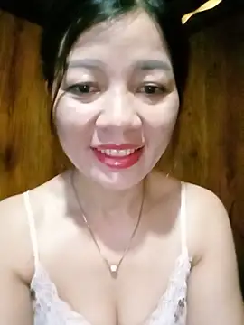 Snapshot of Yiyi102300 chatting on 25, 6, 2026 Yiyi102300 online show from 25, 6, 2026